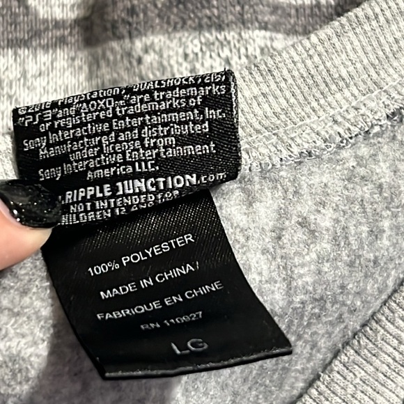 PlayStation size large mens sweater controllers pullover longsleeve grey games - Picture 9 of 11